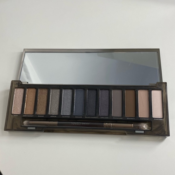 Urban Decay Smoky Eyeshadow Palette - Picture 2 of 2
